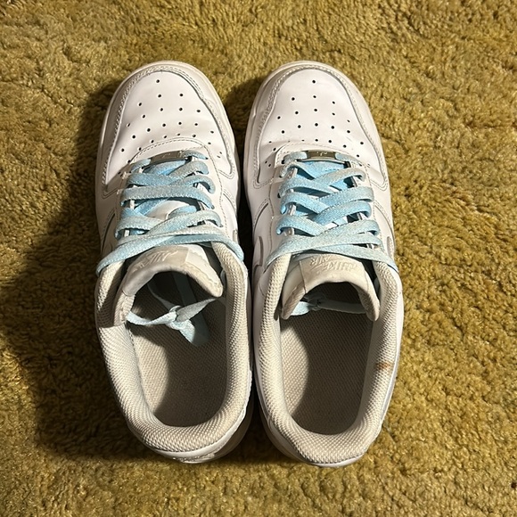 Women’s Air Forces🩵 Size 8! - Picture 5 of 6